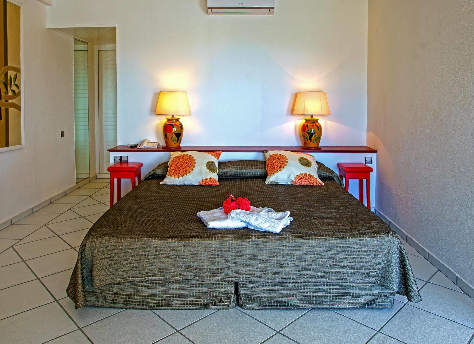 Le Domaine Anse Marcel Beach Resort Экстерьер фото